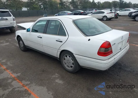 1997 Mercedes-Benz C 230 z USA, uszkodzony, nr VIN WDBHA23E9VA513461